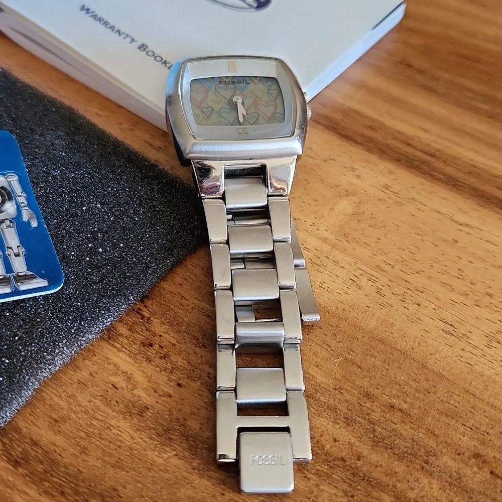 Fossil Big Tic Silver Watch with Heart Design - Picture 5 of 8